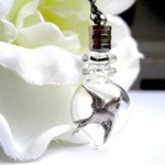 collier sautoir bouteille parfu, silver
