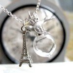 collier_fantaisie_bouteille_parfum