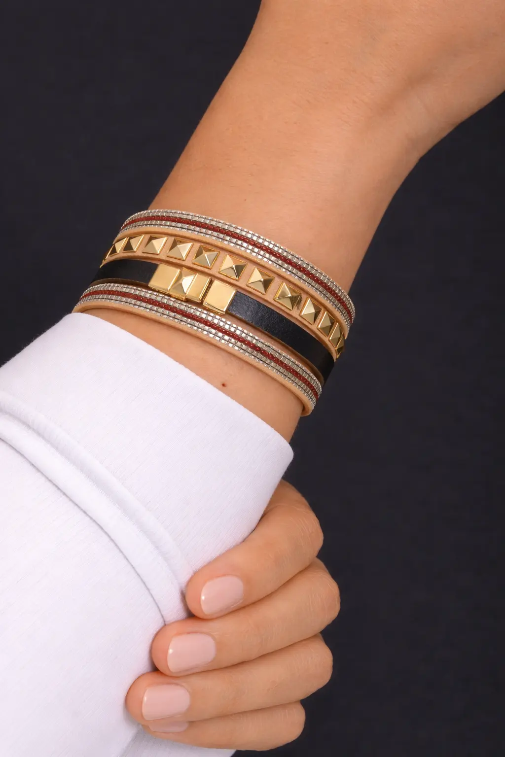 bracelet pour femme en cuir et métal doré 